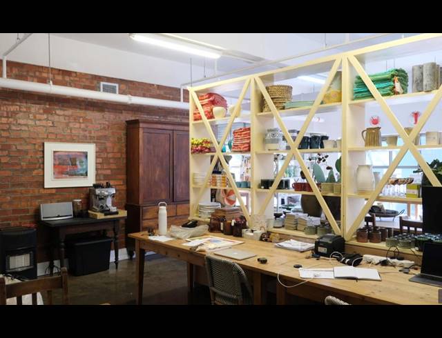 85M² BUILDING TO LET IN WOODSTOCK